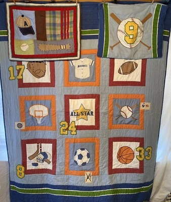 Edredón deportivo doble para niños de 3 piezas y 2 fundas estándar. (1 Is Pottery Barn) En muy buen estado Foto 1 de 4