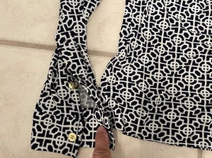 TORY BURCH GRAFFITI LOGO BEAUTIFUL CLASSIC BLACK&WHITE TT BUTTON SILKY SHIRT TOP - Picture 1 of 10