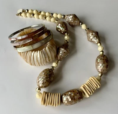 Collar De Colección Mosaico Inlaiy Shell Gran Cuentas y Madera y 4 Brazaletes Madreperla Foto 1 de 4