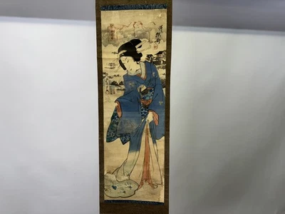 Y9441 KAKEJIKU Hermosa Mujer Kunisada Fuegos Artificiales Japón Antiguo Pergamino Colgante Foto 1 de 4