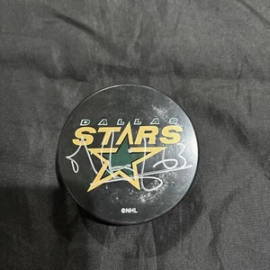 Autographed By Mike Ribeiro #63 SIGNED Dallas Stars PUCK - Picture 1 of 8