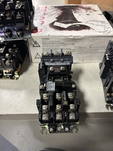 Square D 8536SCO3V02SQ1 Größe 1 Starter 110/120V Spule GEBRAUCHT - Bild 1 von 4