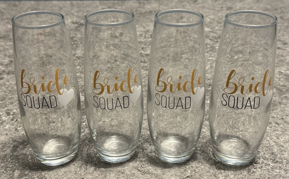 Комплект из 4 ~ невесты отряд вина/шампанского флейты бокалы холостяцкий свадебный душ - Изображение 1 из 2