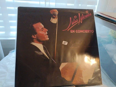 Julio Iglesias: En Concerto (2 LP Set, Gate Fold, 1983 ) Vinyl Records  - Image 1 of 2