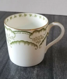 Vintage Wedgwood England Demitasse Teetasse weiß & grün mit Goldrand - Bild 1 von 12