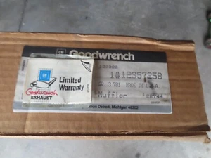 1992 1993 Pontiac Bonneville Buick LeSabre Olds 88 NOS Muffler 12357258 - Picture 1 of 3
