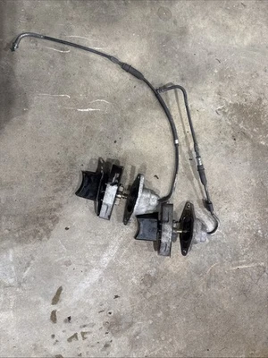 Par de válvulas de escape Arctic Cat 2009 F6 LXR 600 Foto 1 de 4