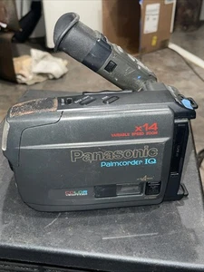 1995 Panasonic PV-IQ325 Palmcorder IQ VHS-C Camcorder UNTESTED - Picture 1 of 10