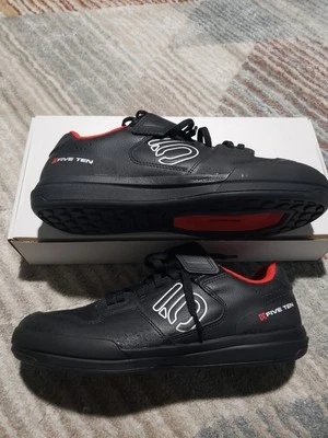 Zapato de bicicleta de montaña Adidas Five Ten 5.10 Hellcat para hombre talla 9 FW3756 negro rojo nuevo con etiquetas Foto 1 de 4