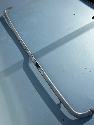 PORSCHE 928, MALETERO ESCOTILLA TRASERA EXTERIOR moldura inferior OEM, Foto 1 de 4