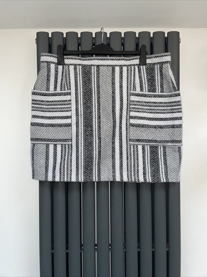 Bnwt New Next stunning warm winter autumn skirt with pockets size 20 RRP £32 - Image 1 of 2