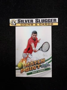 2024 Novak Djokovic Topps Graphite Tennis Match Point #MP-NDC Custodia Hit SP - Foto 1 di 2