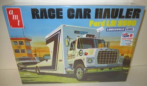 AMT 1:25 Race Car Hauler Ford LN 8000 (Louisville Line) #AMT1316/06 NIB - Picture 1 of 4