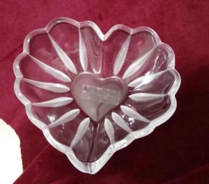 Vintage Home Beautiful Crystal Heart Candy Dish Jewelry Trinket Dish Bowl - Picture 1 of 10