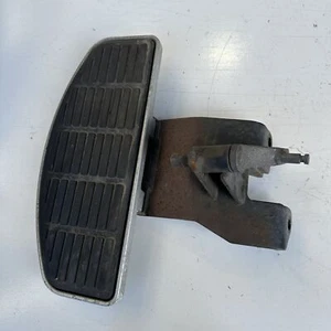 Suzuki Volusia Intruder VL800 2004 Right foot peg rest bracket floor - Picture 1 of 12