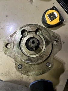Toro Hydraulic Motor MNR: 9510 290 418 07122 15 20 110-5969 HYDRAULIC MOTOR PUMP - Imagen 1 de 5