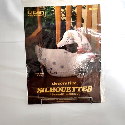Kit de punto de cruz estampado Titan Needlecraft siluetas decorativas de ganso vintage Foto 1 de 4