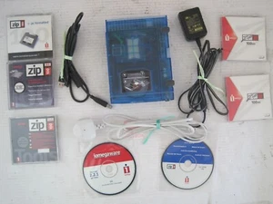 VINTAGE IOMEGA ZIP DRIVE WITH SOFTWARE POWER SUPPLY UNIT USB CABLE AND 5 x 100MB - Afbeelding 1 van 21