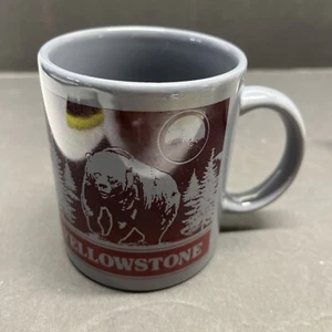 Taza de café de diseño de oso borgoña gris Yellowstone - Imagen 1 de 4