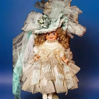 Muñeca Maryse Nicole Kelly Vintage 1990 Porcelana Completa Muy Hermosa GRAN Sonrisa  Foto 1 de 4