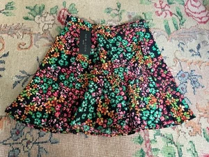 New Look Petite 8 Black Red Green Floral Mini Skirt - Picture 1 of 4