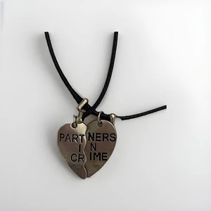 Best Friends Charm Necklace Set Of 2 ‘Partners In Crime’ Friendship Keepsake - Bild 1 von 4