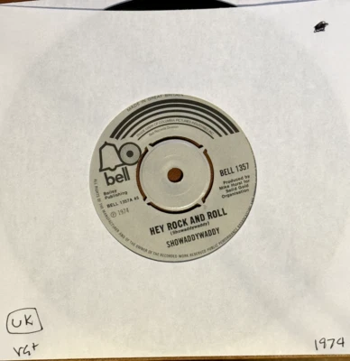 Showaddywaddy – Hey Rock And Roll - 7" UK PRESSING - VG+ - Image 1 of 3