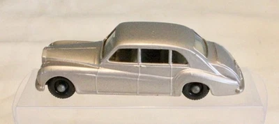 Rolls Royce Phantom V Matchbox Series Nº44. Como nuevo con caja de violonchelo transparente. Foto 1 de 4