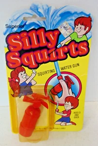 Vntg Water SILLY SQUIRTS squirting fire extinguisher shooter prank 80’s carded - Picture 1 of 2