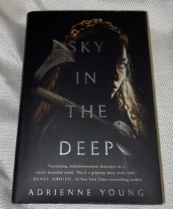 Sky in the Deep by Adrienne Young SIGNED FIRST Edition! Owlcrate Exclusive - Imagen 1 de 5