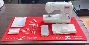 Brother INNOV-IS 40 Nähmaschine: Limited Edition Project Runway - Bild 1 von 6