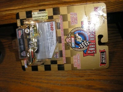 Racing Champions 50 Aniversario Nascar 1949 Custom Buick Oro ENVÍO GRATUITO Foto 1 de 3