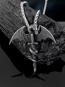 Collana catena gotica celtica norrena celtica ciondolo spada drago vichingo acciaio inox - Foto 1 di 10