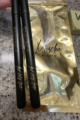 MISCHO BEAUTY Lip Liner Duo in MADAM & IJAMA  .31g /eax2 FULL SZ BRAND NEW $26 - Image 1 of 4