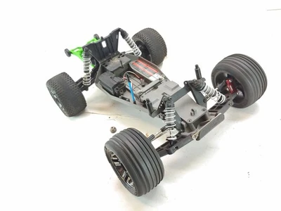 Chasis rodante Traxxas Rustler 2x2 1/10 Stadium Truck con servo usado Foto 1 de 4