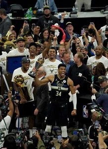 MILWAUKEE BUCKS WINS 2021 NBA CHAMPIONSHIP  8X10 PHOTO W/BORDERS  - Picture 1 of 1