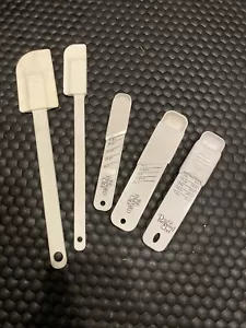 3 Vintage Pampered Chef Adjustable Measuring Spoons And 2 Spatulas - Picture 1 of 2