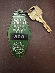 Ramada Inn Room Key & Green Fob Tag Akron Ohio Room 309 - Imagen 1 de 2