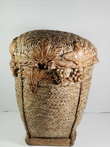 Vintage WICKER BASKET with Lid- Grapes & Vine Accents Decorative Storage 13" Cover