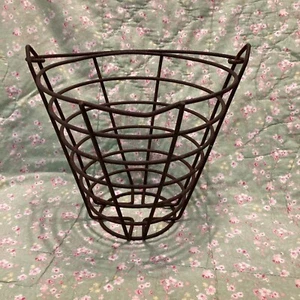 Vintage schwerer Draht Golfball Bauernhaus Eiersammeln Griff Korb rustikal - Bild 1 von 5