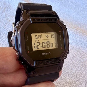 G-Shock DW-5600NNJ Ninja Sondermodell zum 40jährigen Jubiläum - Bild 1 von 3