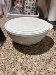 Pampered Chef Chillzanne Mini-Bowl White Checkerboard Bowl With Lid & Directions - Picture 1 of 10