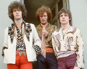 Cream 10" x 8" Photograph no 1 - Imagen 1 de 1