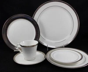 Pickard High Point Platinum 5 Piece Setting with Additional Accent Salad Plate - Picture 1 of 9