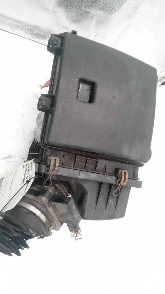 Conjunto de filtro de aire usado se adapta a: Chevrolet Venture 2004 base grado A Foto 1 de 3