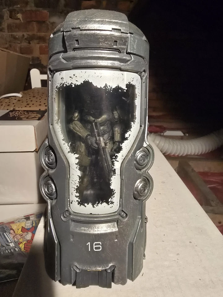 Halo 4 Master Chief Action Figure Cryo Stasis Pod Cryotube Chamber Mcfarlane - Image 1 of 3