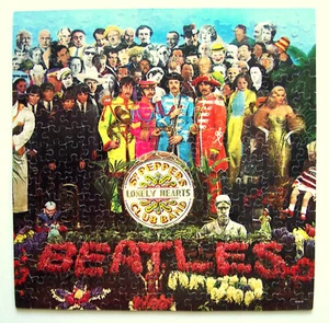 THE BEATLES - SGT PEPPERS LONELY HEART- PUZZLE 2 Sided 300 Piece 2002  COMPLETE - Picture 1 of 2