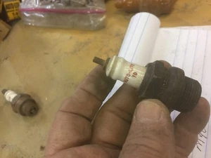antique vintage autolite t9 spark plug - Picture 1 of 4