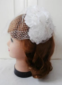 Vintage 1950's White Floral Demi-Hat With Russian Veil Bridal Ascot - Picture 1 of 6