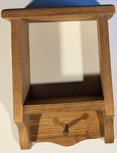 Vintage Holz Landhausstil Wandregal mit Zapfen, unbehandelt, 10,25”x7,75”x3”.  Süß! - Bild 1 von 9